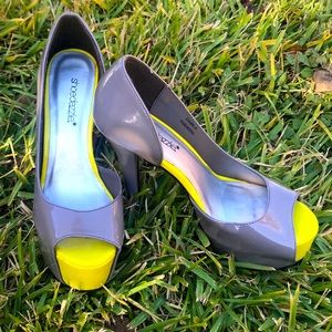 New Shoe Dazzle Platform Heels